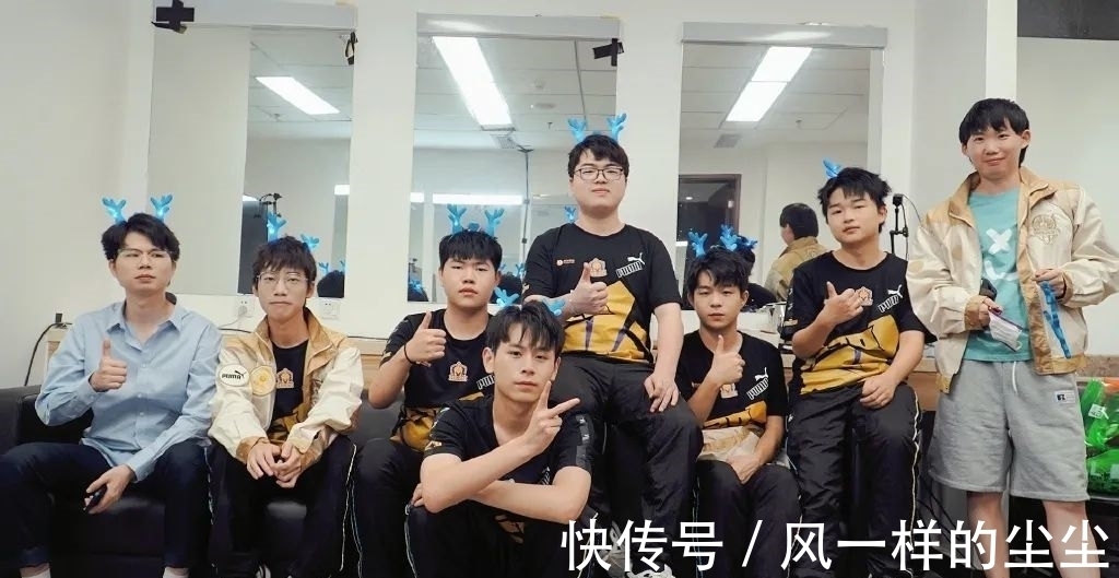 场落后火箭 场落后火箭